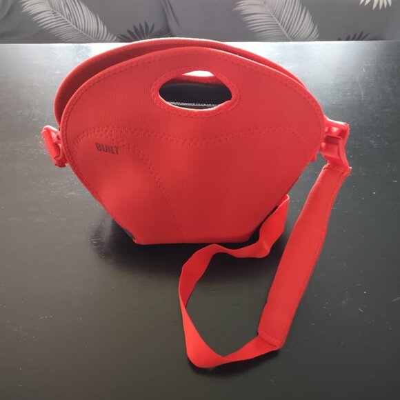 BUILT Cargo Red Crossbody Medium Neoprene Polyester Camera Bag NEW - Picture 1 of 5